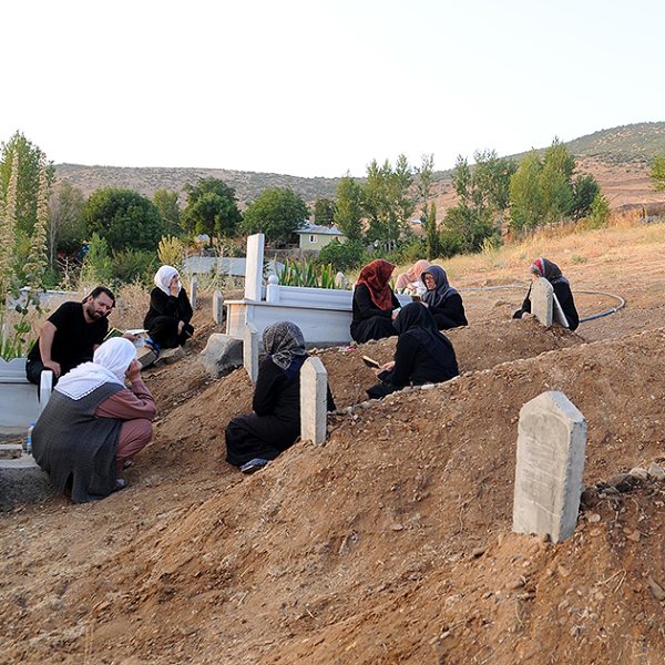 bursadaki-selde-5-ferdini-kaybeden-ailenin-buruk-bayrami-hnlrI9EV.jpg