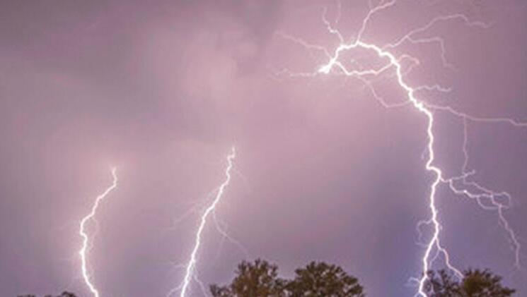 Hindistan’da yıldırım düşmesi sonucu 20 kişi öldü