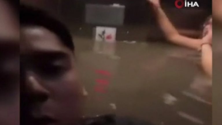 ABD’de su basan asansörde kalan gençler son anda kurtuldu