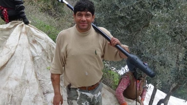 Aydın’da 12 yıl evvel çift kol nakli yapılan çiftçi, tıp tarihine geçti