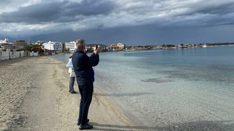 Çeşme, sokağa çıkma yasağıyla hareketlendi