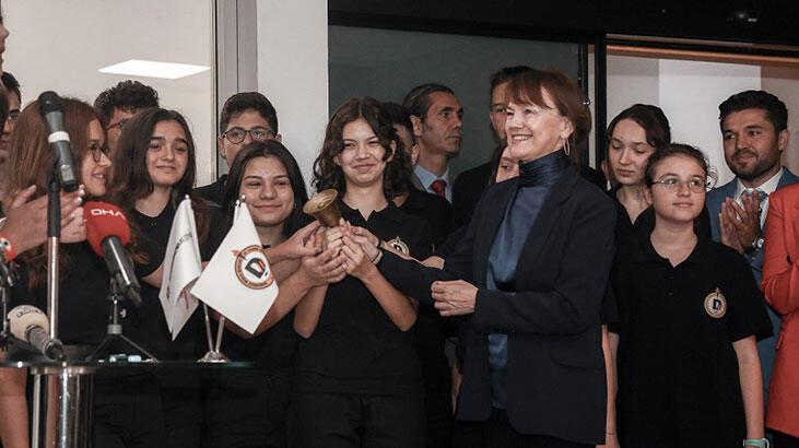 Demirören Medya Lisesi’nde ilk ders zili çaldı