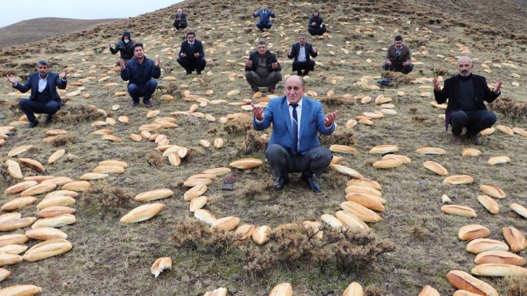 Erzurum’da tabiata tekrar 2001 ekmek bıraktılar