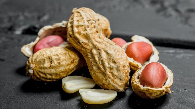 Etten daha fazla protein içeren yer fıstığının 10 yararı