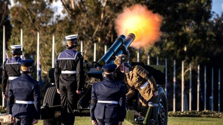 İngiltere Parlamentosu’nda Kraliçe 2. Elizabeth için özel oturum