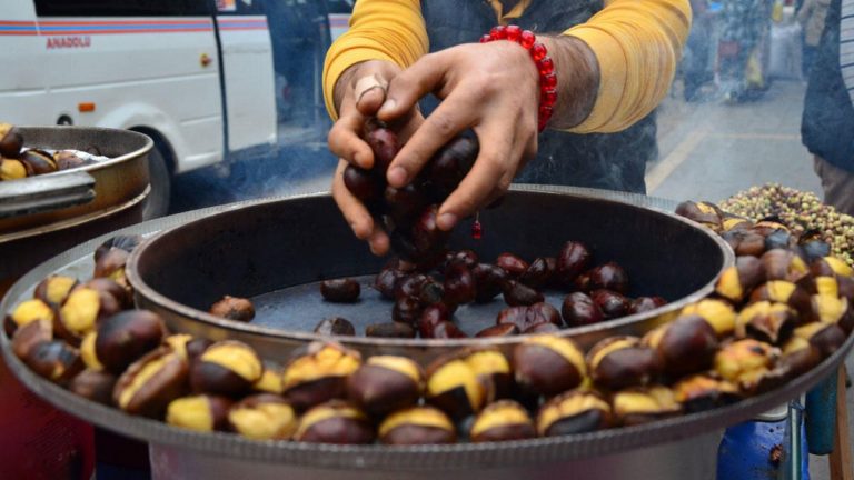 Kestane ihracatı iç piyasada fiyatları artırdı