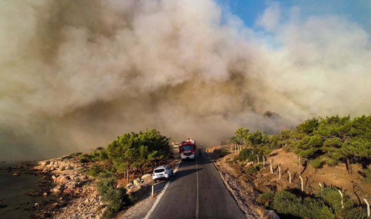 Mersin’deki orman yangını söndürülemedi: Alevler bir ilçeye daha sıçradı