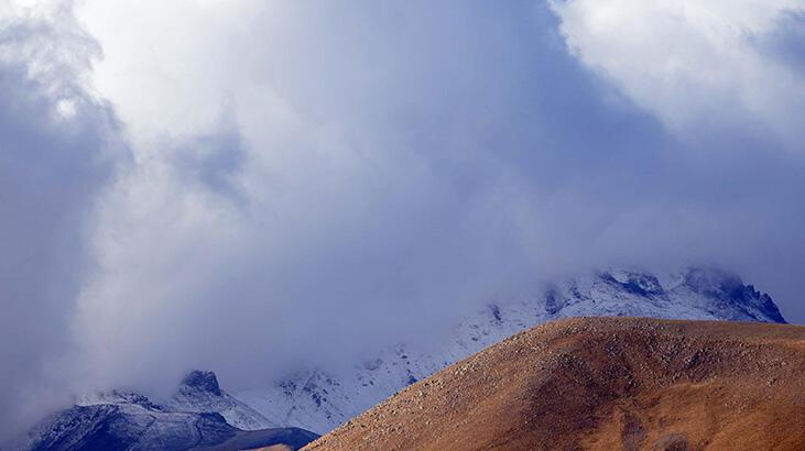 Mevsimin ilk karı yağdı! Kar kalınlığı 4 santimetreye ulaştı
