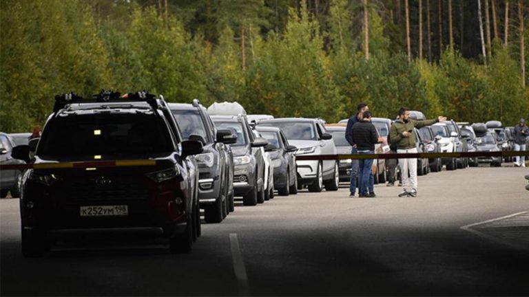 Rusya’dan Finlandiya’ya geçişler arttı