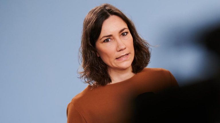 Sel felaketinde tatile çıkan Almanya Aile Bakanı Anne Spiegel istifa etti