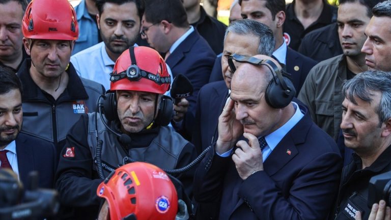 Süleyman Soylu İstanbul’da zelzele tatbikatını yerinde takip etti