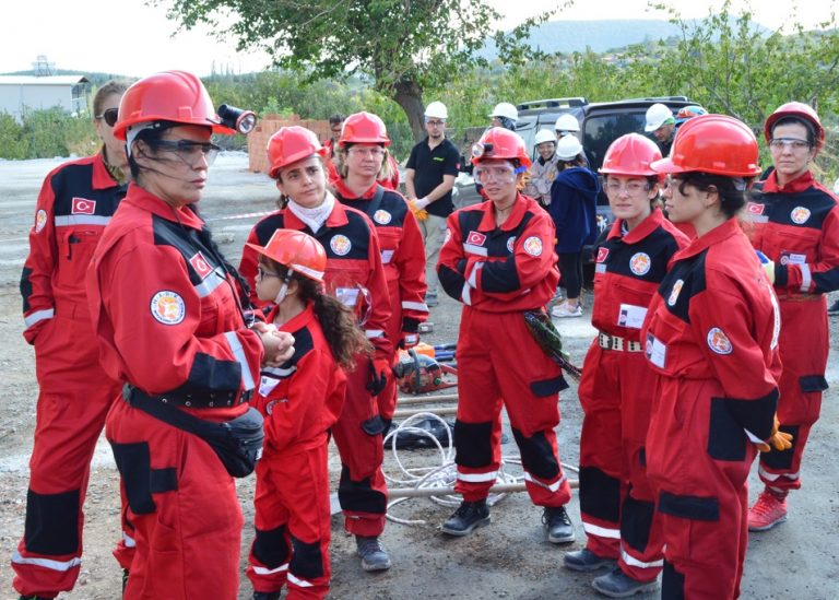 H.A.R.K. HAYVAN ARAMA KURTARMA CANLARI KURTARMAYA HAZIR