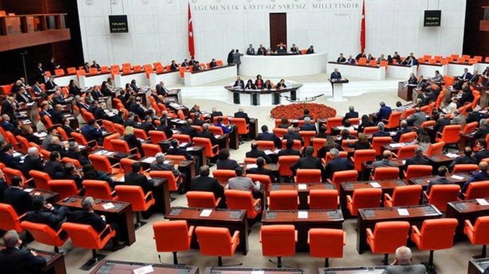 ak-parti-cemevlerinin-elektrik-ve-su-giderlerinin-odenmesini-on-goren-yasa-teklifini-meclise-sundu-4YnKkVPn.jpg
