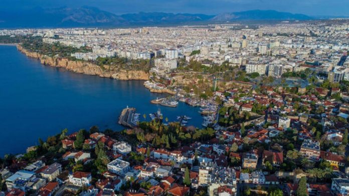 antalyada-yabanciya-konut-satisi-ikiye-katlandi-LARy2KPG.jpg