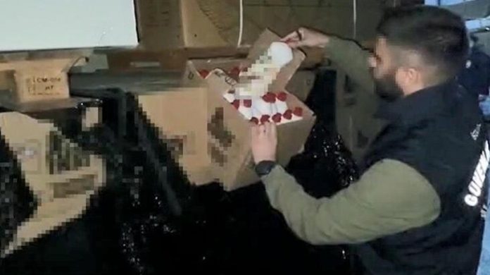 beylikduzunde-sahte-deterjan-operasyonu-x5gZN5S7.jpg