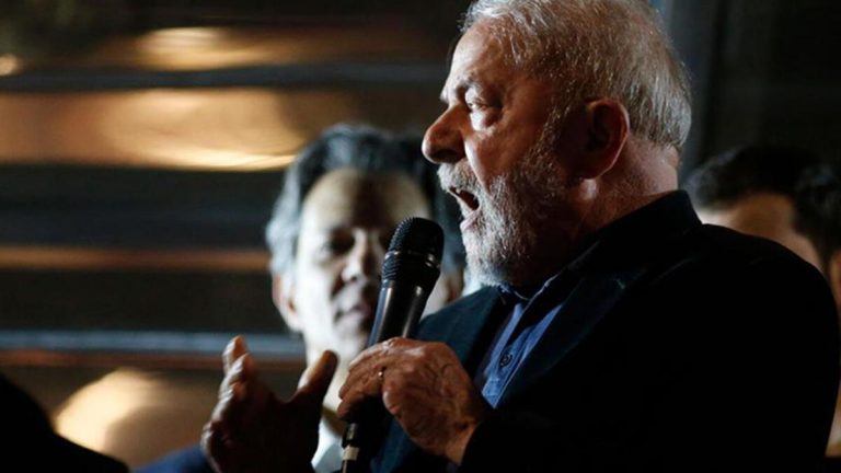 Brezilya’da devlet başkanlığı seçimi 2. tura kaldı: Lula az farkla Bolsonaro’nun önünde