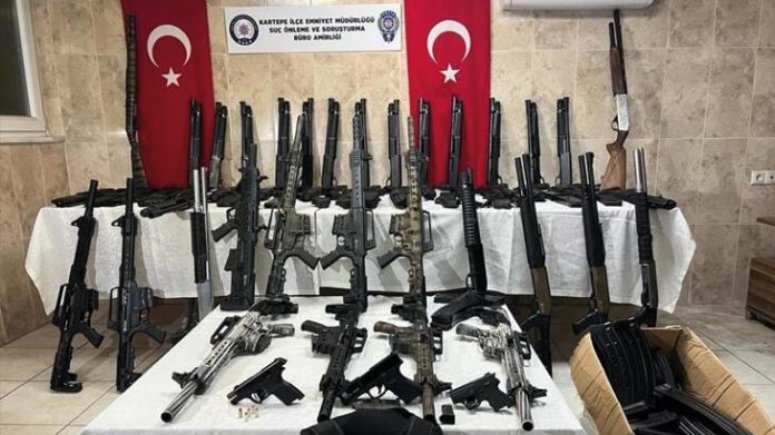 durdurulan-aractan-cephanelik-cikti-8sfPVE3s.jpg