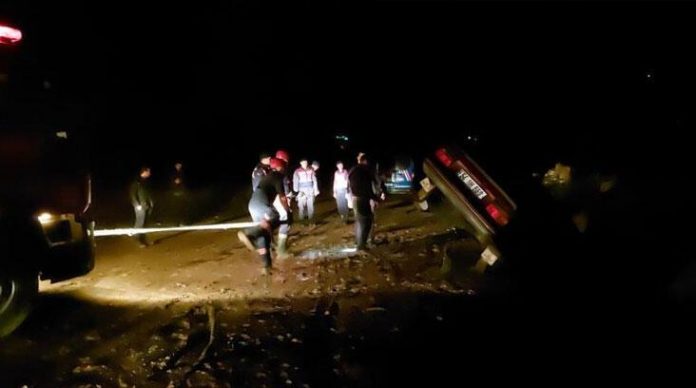 ekipleri-harekete-geciren-ihbar-burada-olu-ve-yaralilar-var-2awPRBJ9.jpg