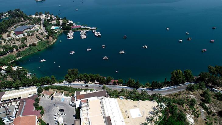 Gölde duba üstü kaçak yapıların kaldırılması için 25 Ekim’e kadar süre