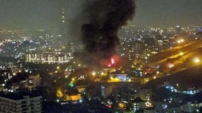 hapishane-yangini-sonrasi-iran-karisti-gardiyanlar-el-bombasi-atip-otomatik-silahlarla-ates-actilar-1H22JMBT.jpg