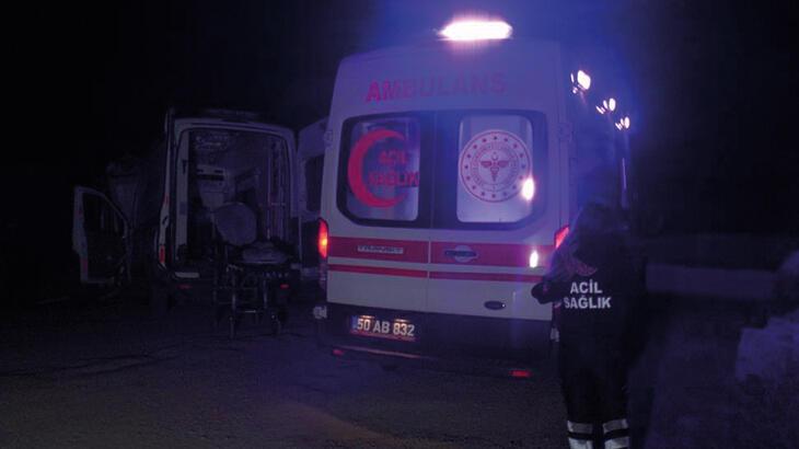 İçerisinde hasta ve sağlık personeli olan ambulansı kaçırdı