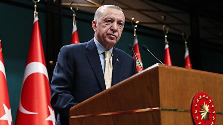 Son Dakika: Cumhurbaşkanı Erdoğan’dan başörtüsü çıkışı: Konu Meclis gündemine geldiğinde kimin nasıl tutuma gireceğini göreceğiz