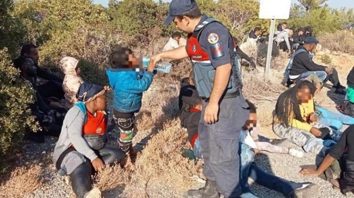 yunanistanin-olume-terk-ettigi-47-duzensiz-gocmen-kurtarildi-Ledy8LYY.jpg