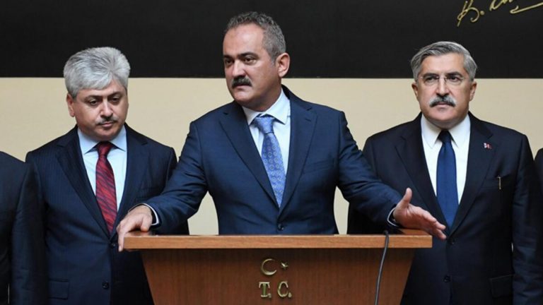Bakan Özer: Türkiye Cumhuriyeti Devleti, kutlu yürüyüşüne devam edecek