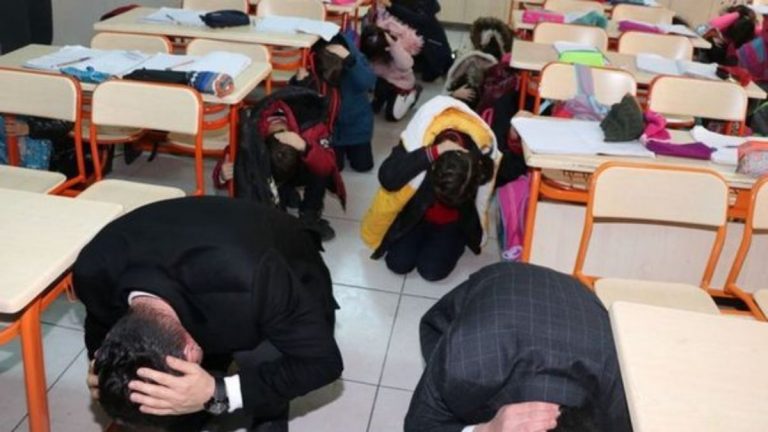 ÇÖK-KAPAN-TUTUN: Türkiye geneli zelzele tatbikatı ne vakit, saat kaçta?