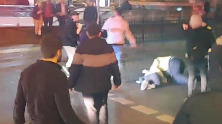 Kadıköy’de taksi durağında sıra kavgası! 2 kişi hastaneye kaldırıldı