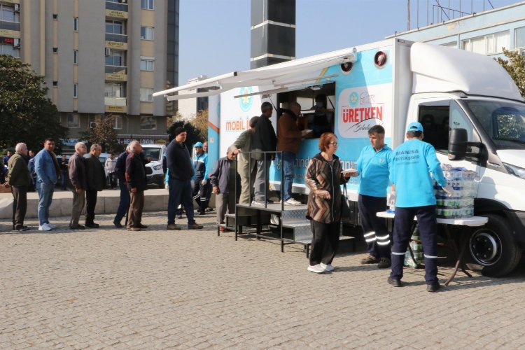 Manisa Salihli’den şehitlerine vefa