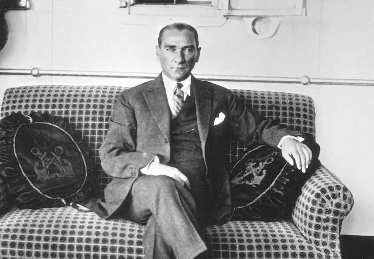 Ulu Önder Mustafa Kemal Atatürk’ü aramızdan ayrılışının 84. yıl dönümünde sevgi, saygı ve minnetle anıyoruz