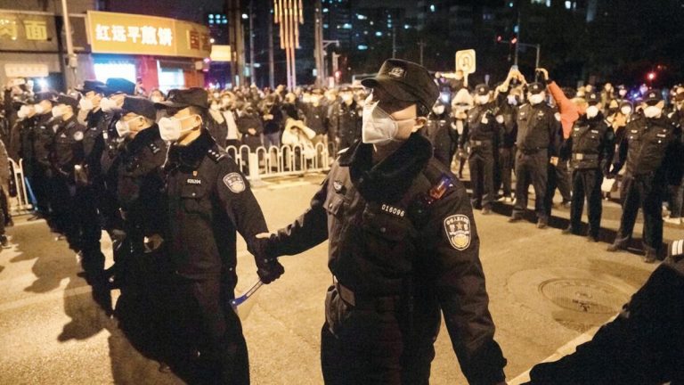 Çin’de polis sertleşiyor