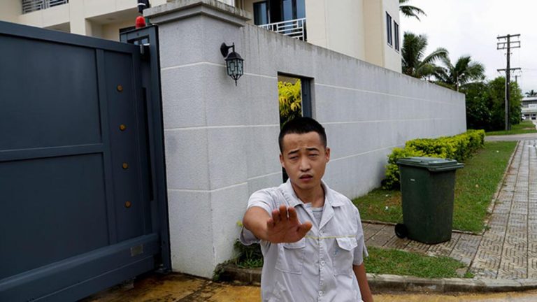 Çin’in Avrupa’da yüzlerce sahte polis karakolu deşifre edildi…