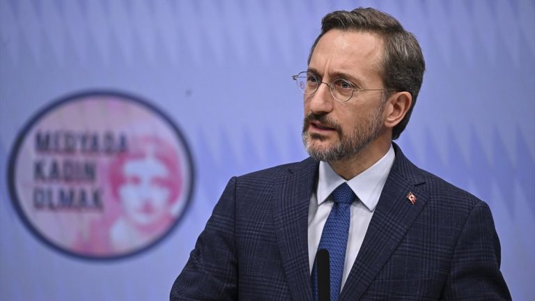 Fahrettin Altun, ‘Medyada Bayan Olmak Paneli’ne katıldı