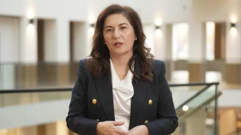 Hollanda’nın Türkiye kökenli ilk kadın belediye başkanı Huri Şahin