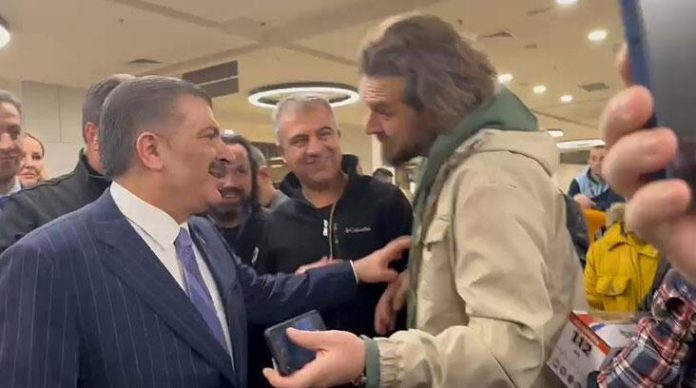 bakan-kocayi-gorunce-yanina-kostu-portekizde-anlatiyorum-10-numara-hastane-KgtiKqT5.jpg