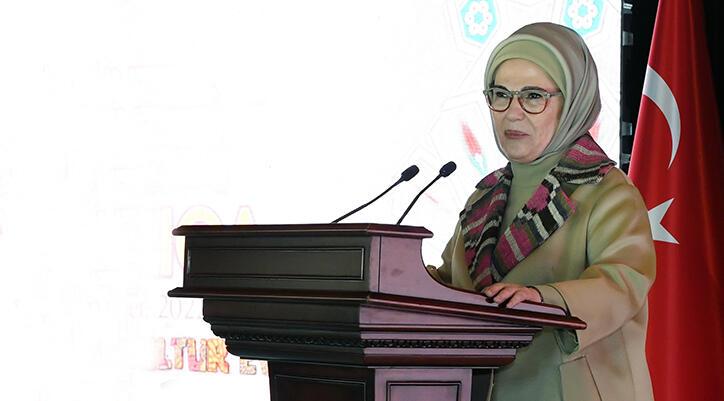 Emine Erdoğan: Yaşadığımız her kriz insanlığı tek yürek olmaya çağırıyor