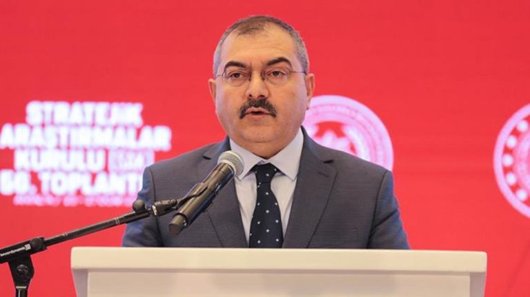 KOM Daire Başkanı Mahmut Çorumlu, KOM Stratejik Araştırmalar Kurulu Toplantısı’nda konuştu