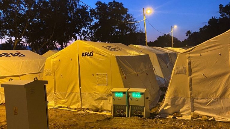 3 vilayetteki çadır kentlere güç sağlandı