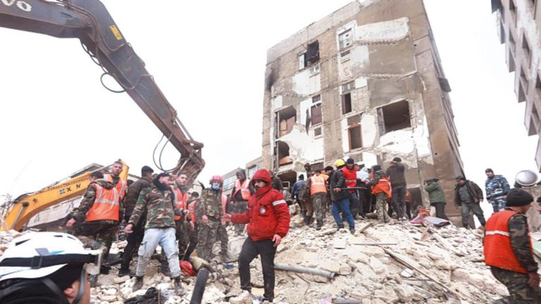 8 ülkede hissedildi… Suriye’de de yıkım