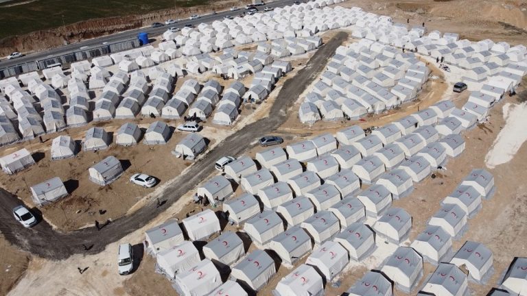 Adıyaman’da 115 bin kişinin barınacağı çadır kent kuruldu