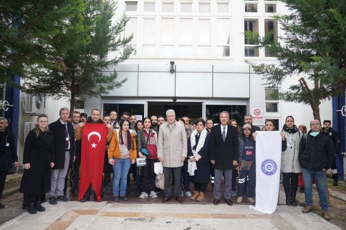 ege-universitesinden-28-saglik-calisani-deprem-bolgesine-gidiyor-jqKaf6jP.jpg