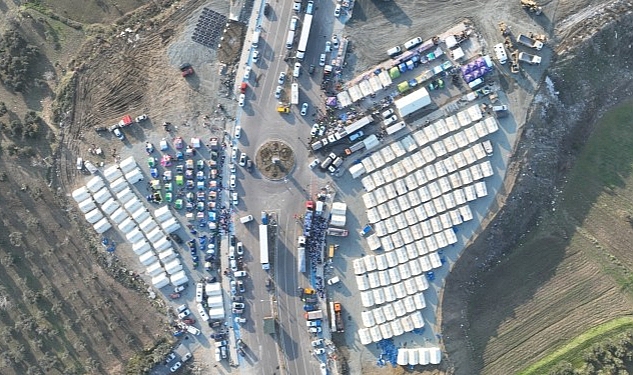 İzmir’den afet bölgesine takviye yağıyor