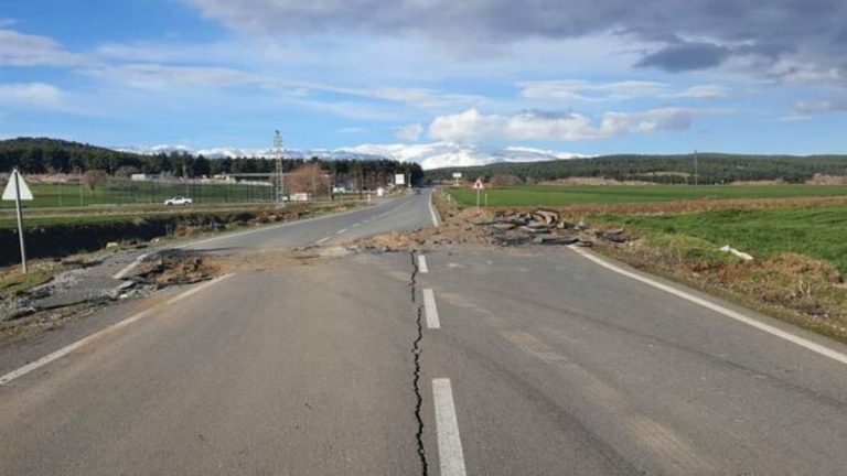 Kahramanmaraş’ta fayın yeryüzünü kestiği yer tespit edildi