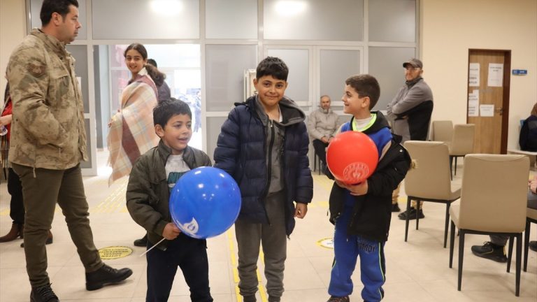 Sarsıntıların akabinde 1.116.040 depremzede farklı illlerde konuk ediliyor