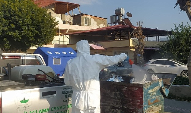 Zelzele bölgesi hastalık ve haşere oluşumuna karşı ilaçlanıyor