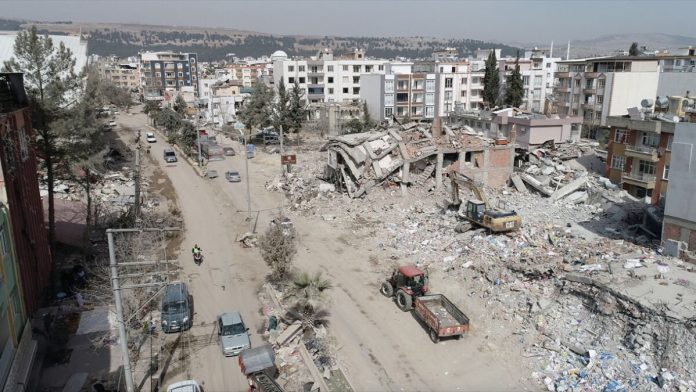 adiyamanda-44-buyuklugunde-zelzele-meydana-geldi-lnegOZGW.jpg