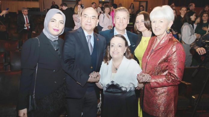 avusturyanin-kadin-liderler-sahnesinde-bir-ilk-2yAYfGVa.jpg