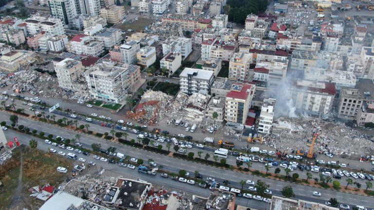 TESK’e nazaran zelzele bölgesindeki işyerlerinin yüzde 50’si ağır hasarlı